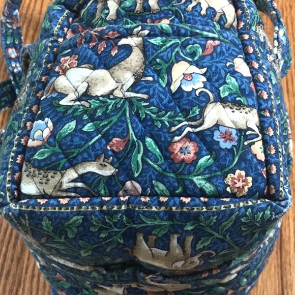 Vera Bradley Classic 100 Handbag in Animal Kingdom - Like New! - Picture 9 of 13